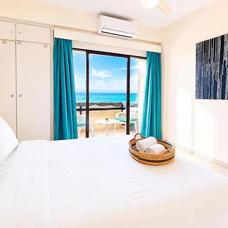 The Seafront Pearl Apartament Larnaca
